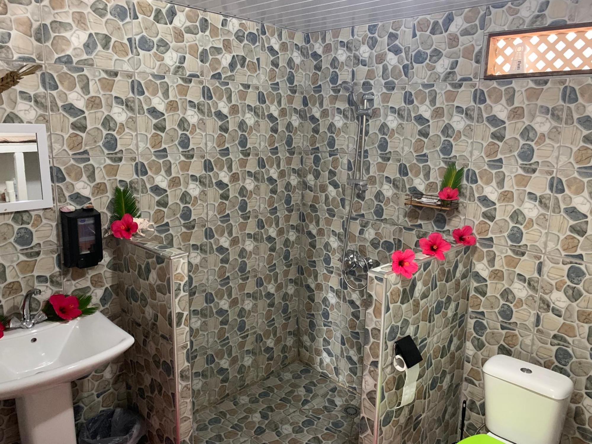 Korikori House Fakarava II Hotel Rotoava Екстериор снимка